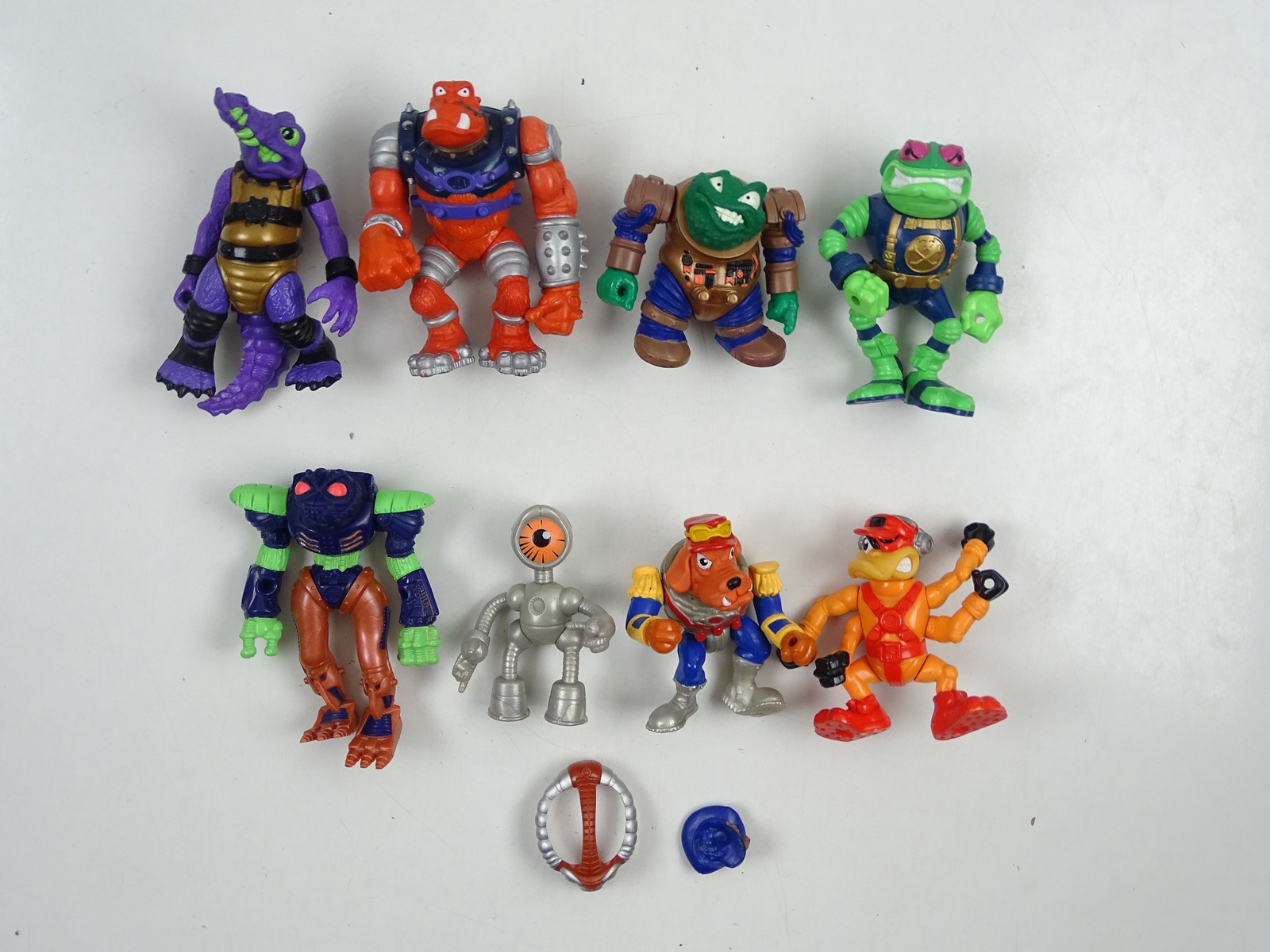 FIGURINE ARTICULÉE ET blaster vintage Bucky O' Hare Bruiser The Baboon