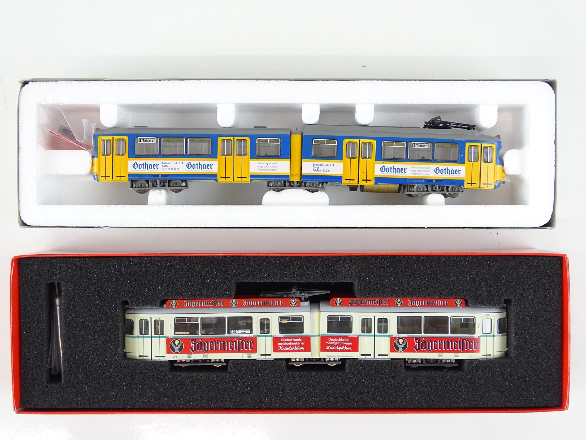 Lot 190 - A pair of HO Gauge Düwag trams by ROCO and