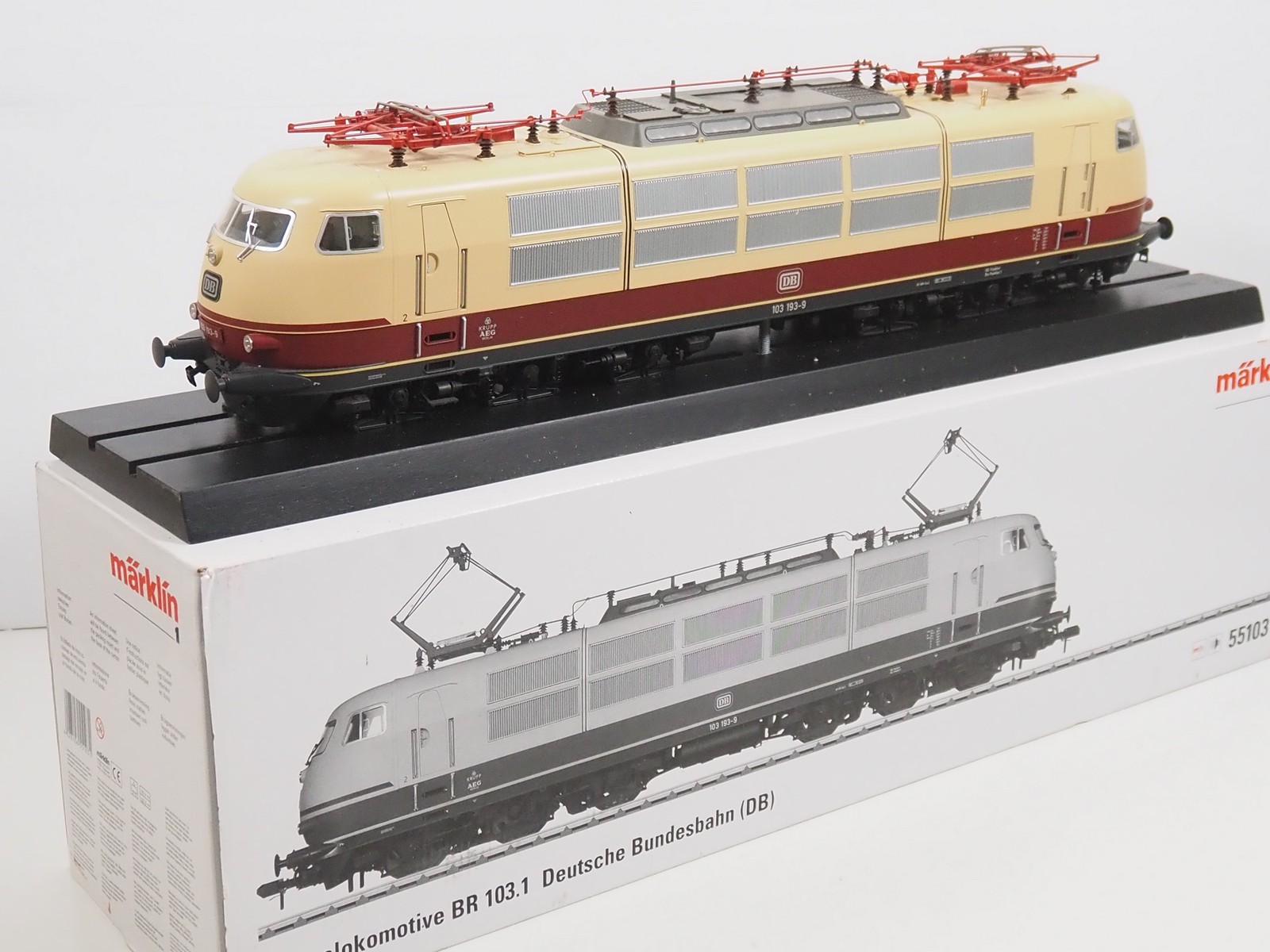 Märklin H0 - 3054 - Locomotiva elettrica - TEE BR 103 - DB Märklin H0 - 3054 - Locomotiva elettrica - TEE BR 103 - DB