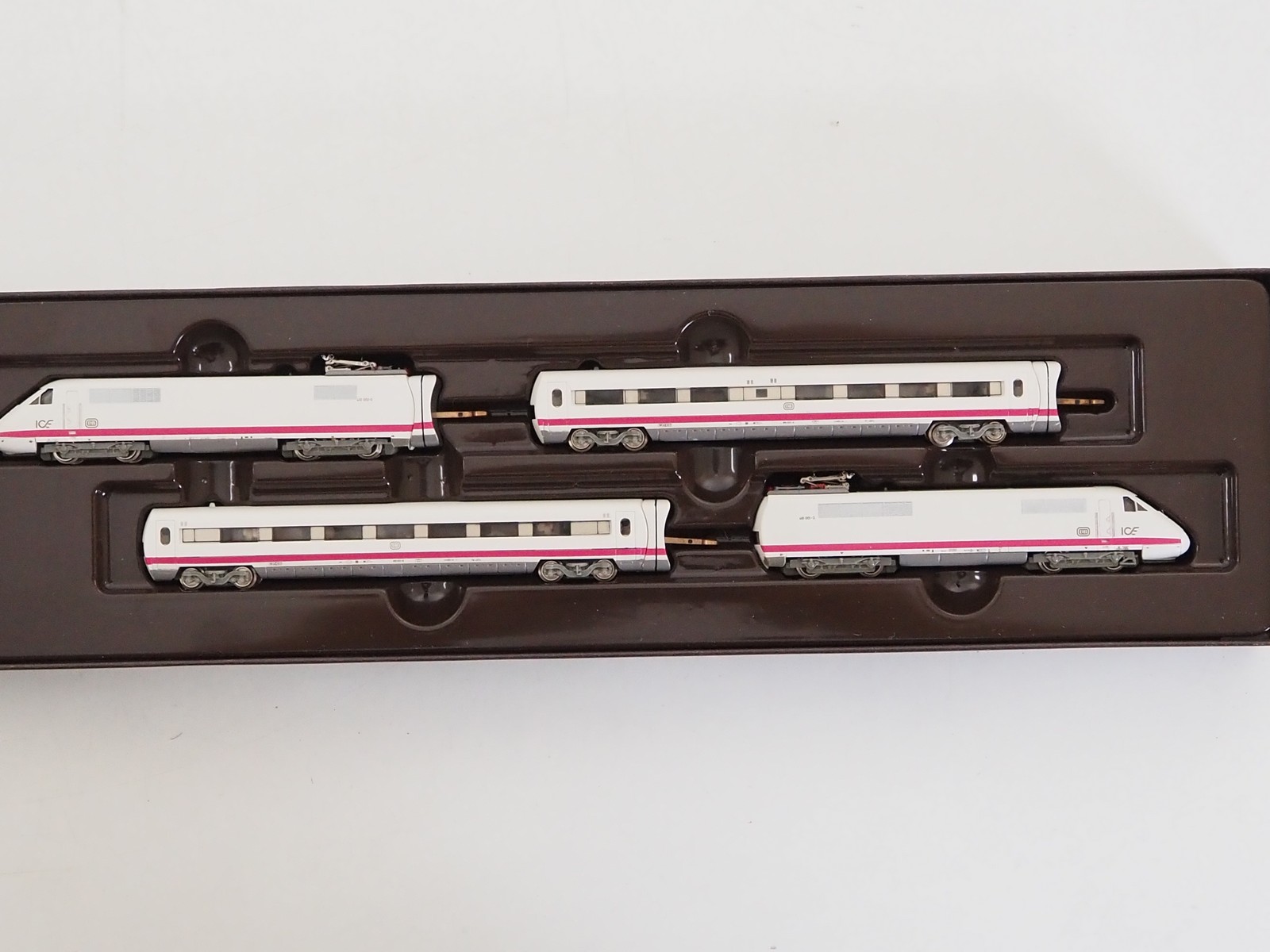 Marklin Mini-club - Z Gauge No 8871 Ice passenger set; a conforming