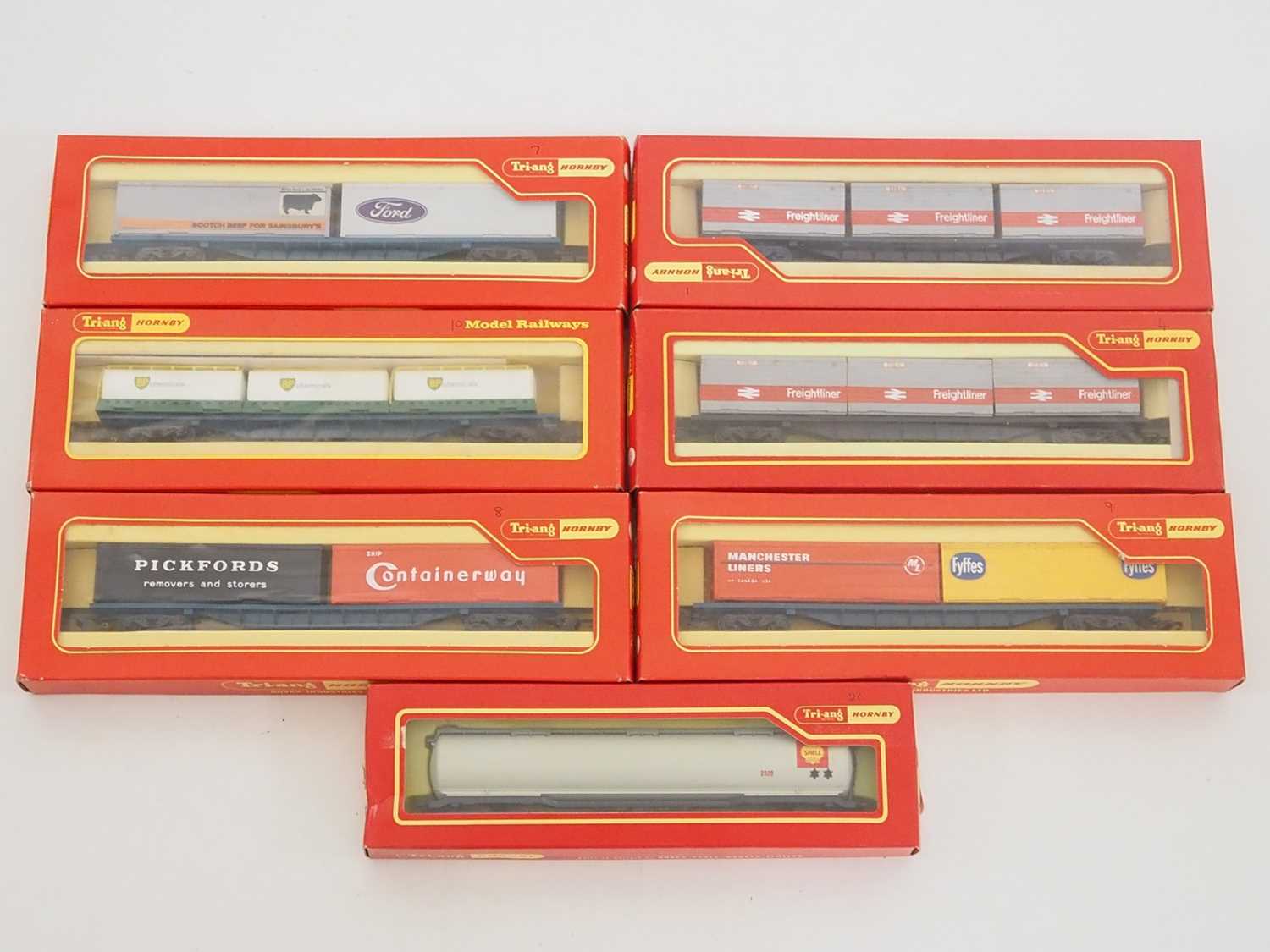 Lot 288 - A group of OO gauge TRI-ANG HORNBY (TRIANG)...