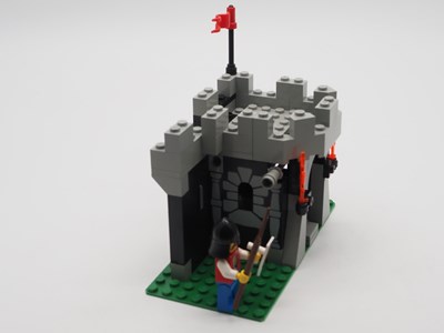 Lot 69 - LEGO SYSTEM 6036 Castle - Royal Knights -...