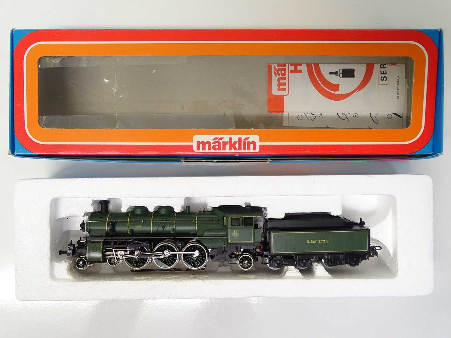 Marklin HO - Locomotive 130 , DB 74 1070 , neuf en boite ref 3095, Vente aux enchères : Jouets - Trains - Poupées - Automates
