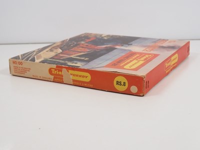 Lot 395 - A TRIANG HORNBY OO gauge RS8 'The Midlander'...