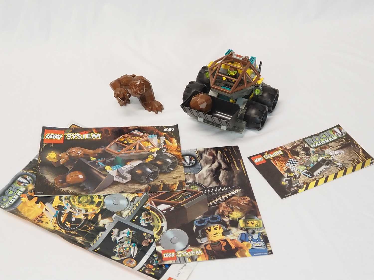 Lot 37 - LEGO - ROCK RAIDERS #4950 Loader Dozer -...