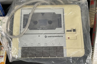 Lot 359 - A Commodore Vic-20 colour computer complete...