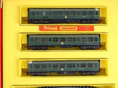 Lot 2 - A rare TRI-ANG TT Gauge T7 train set...