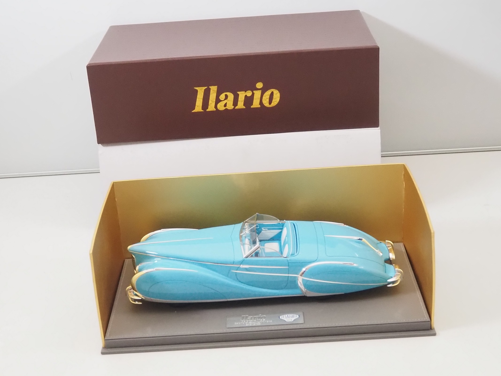 Miniature ILARIO IL180 - Horch 830 BL Cabriolet 1936 - Échelle 1/43 - Résine Argent
