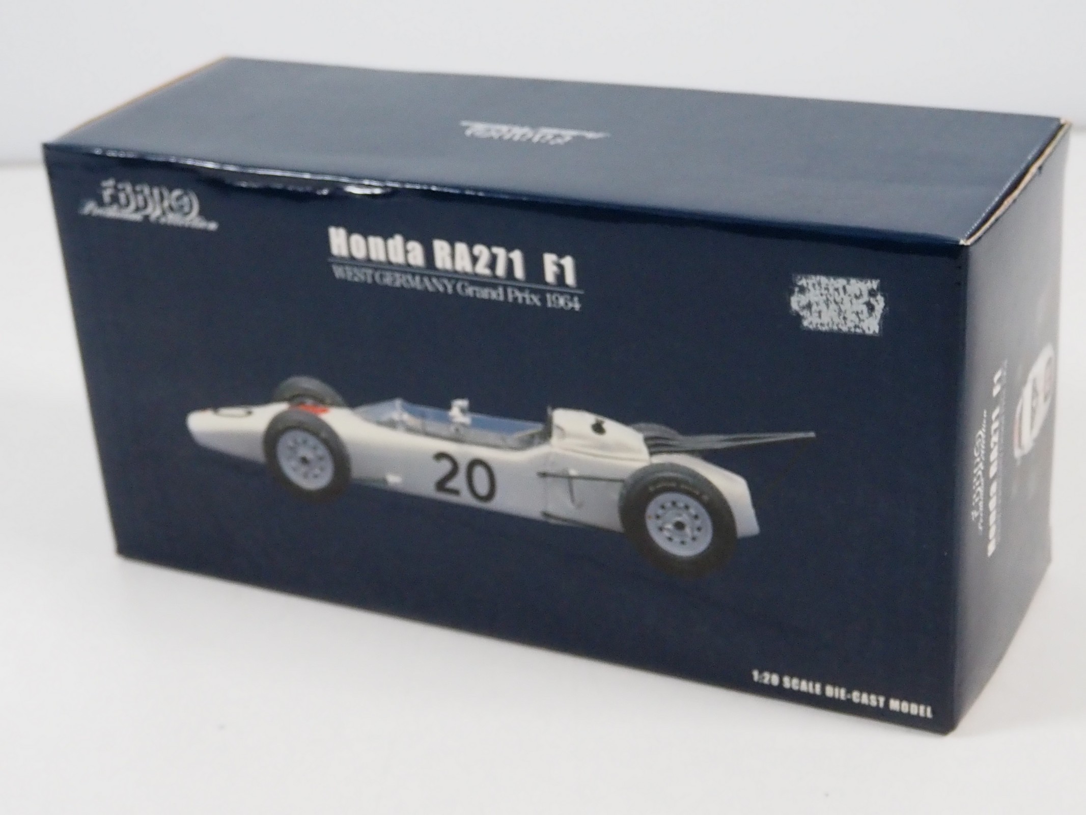 Lot 296 - A pair of EBBRO 1:20 scale Formula 1 Honda