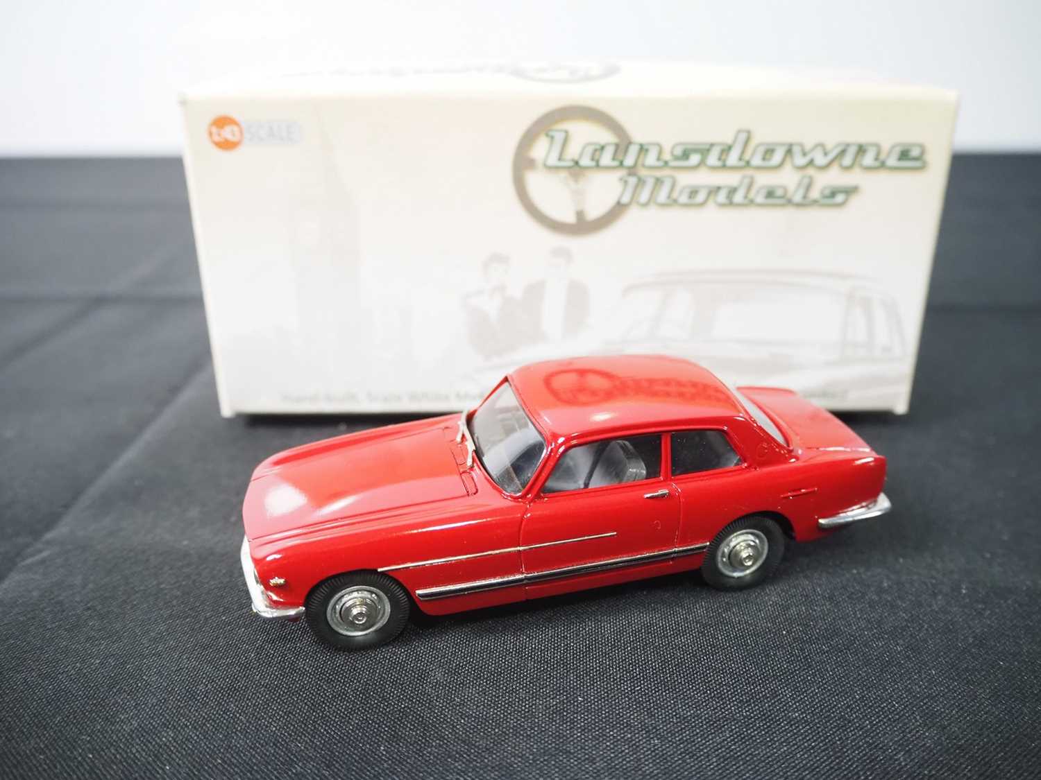 Lot 187 - LANSDOWNE MODELS LDM 85 hand-built white