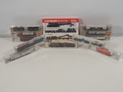 Lot 6 - FLEISCHMANN N gauge boxed bogie freight wagons...