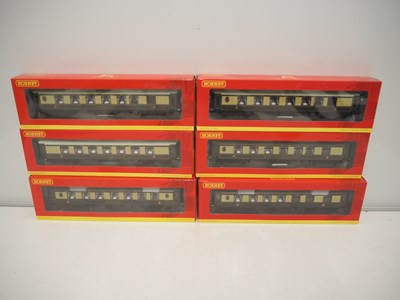 Lot 312 - HORNBY OO gauge Pullman cars, to include 2 x...