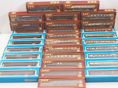 Lot 328 - AIRFIX OO gauge passenger coaches in various...