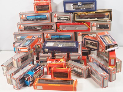 Lot 411 - A large crate of mostly OO gauge rolling stock...