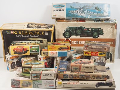 Lot 458 - A very large collection of mostly unbuilt...