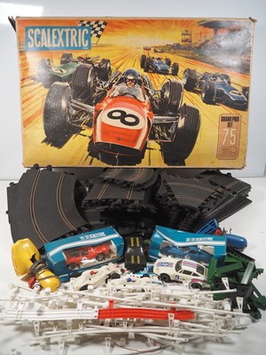 Lot 459 - SCALEXTRIC vintage Grand Prix 75 Set, appears...