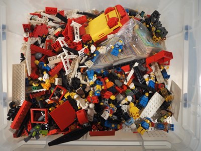 Lot 461 - LEGO: Unboxed 'brick n mix' assorted sizes and...