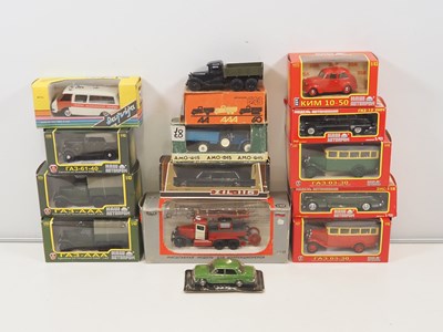 Lot 499 - A mixed group of diecast cars and vans...