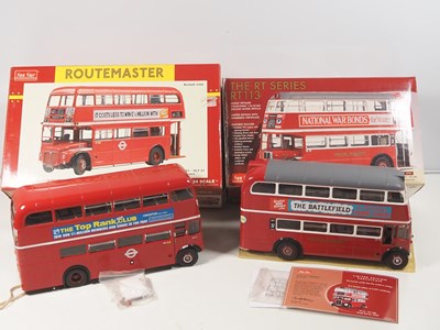 Lot 601 - SUNSTAR 1:24 scale 2920 RT Series London Bus...
